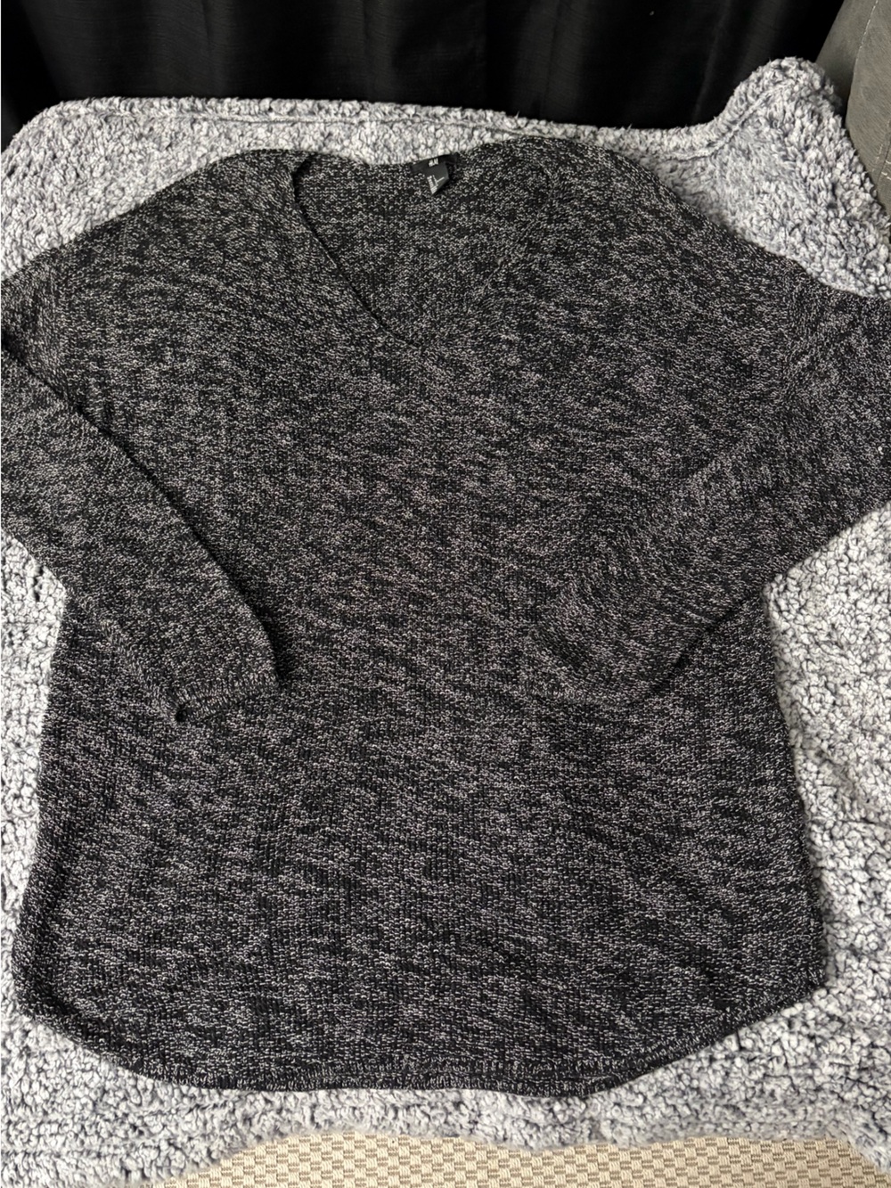 H&M Women's Black V-Neck Sweater - Picture 1 of 4